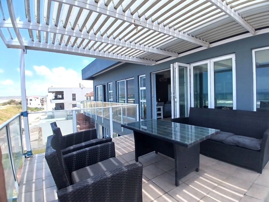 6 Bedroom Property for Sale in Stilbaai Oos Western Cape